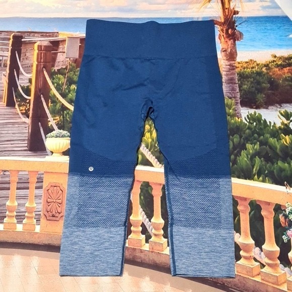 Lululemon Blue Capri Leggings Size 6‎ - Picture 6 of 6